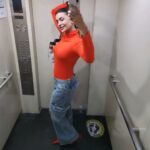 Pavitra Punia Instagram – …and just like that, selfie 🤳 session in the elevator 🛗 got intensely interestingly obsessed 💋🫶✔️ 
OK bye 👋 

#outfitoftheday

#pavitraapuniya #fashion #style #glam #gorg