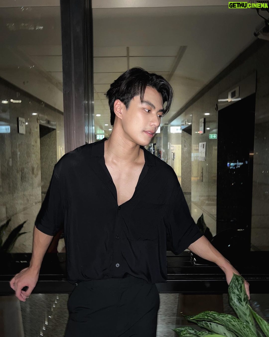 Pawat Chittsawangdee Instagram - 🖤