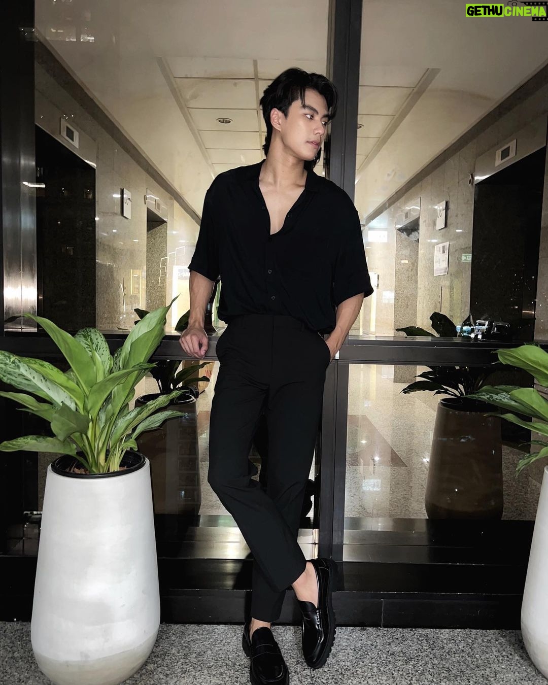 Pawat Chittsawangdee Instagram - 🖤