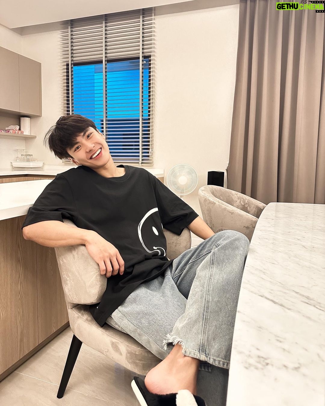 Pawat Chittsawangdee Instagram - 🤪