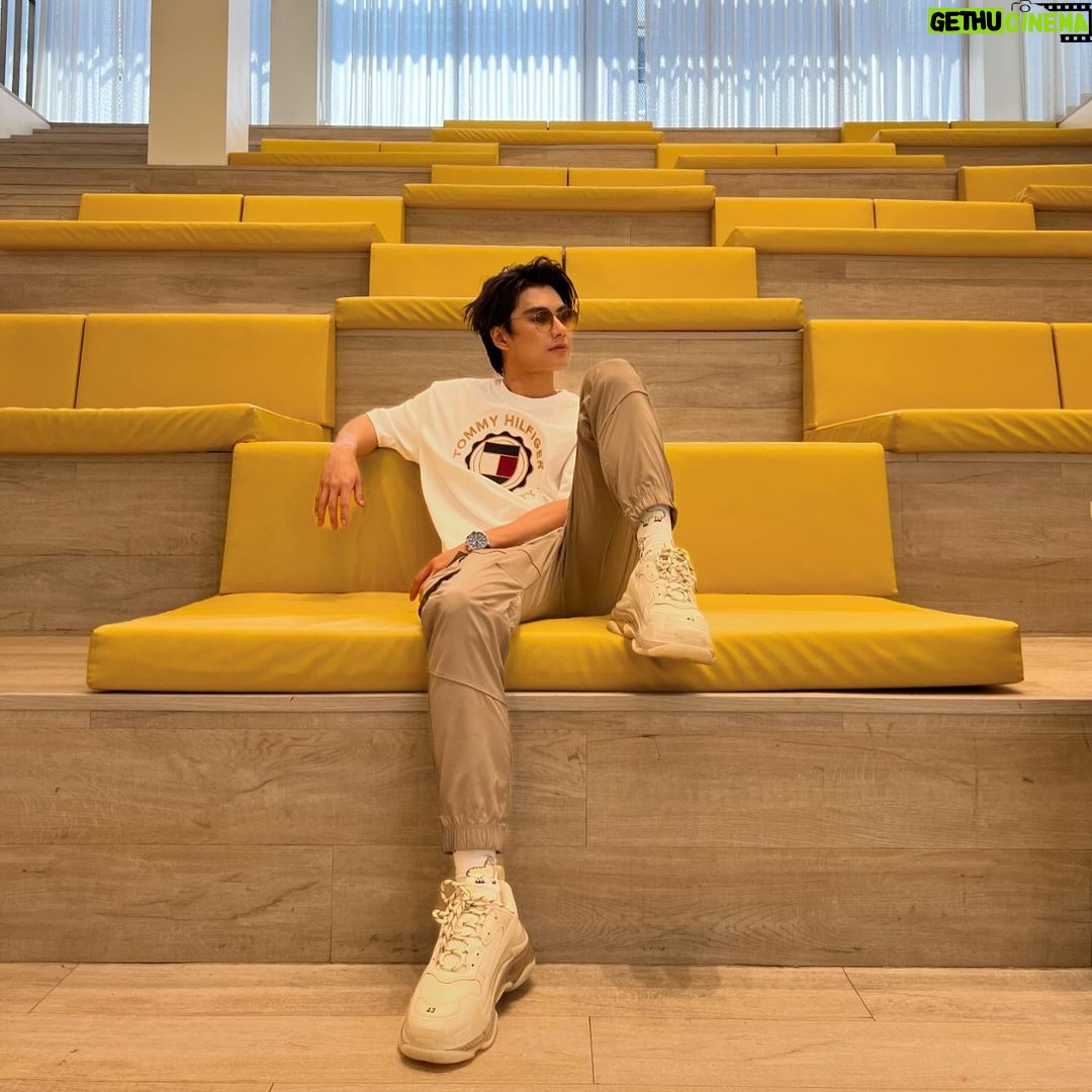 Pawat Chittsawangdee Instagram - 💛🌟