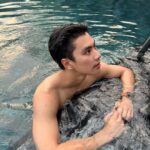 Pawat Chittsawangdee Instagram – ปลาโลมาหนึ่งตัว กระโดดน้ำหนึ่งที