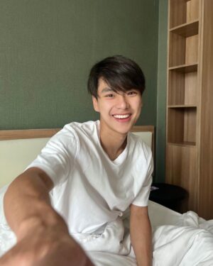 Pawat Chittsawangdee Instagram - Wake up 🥱