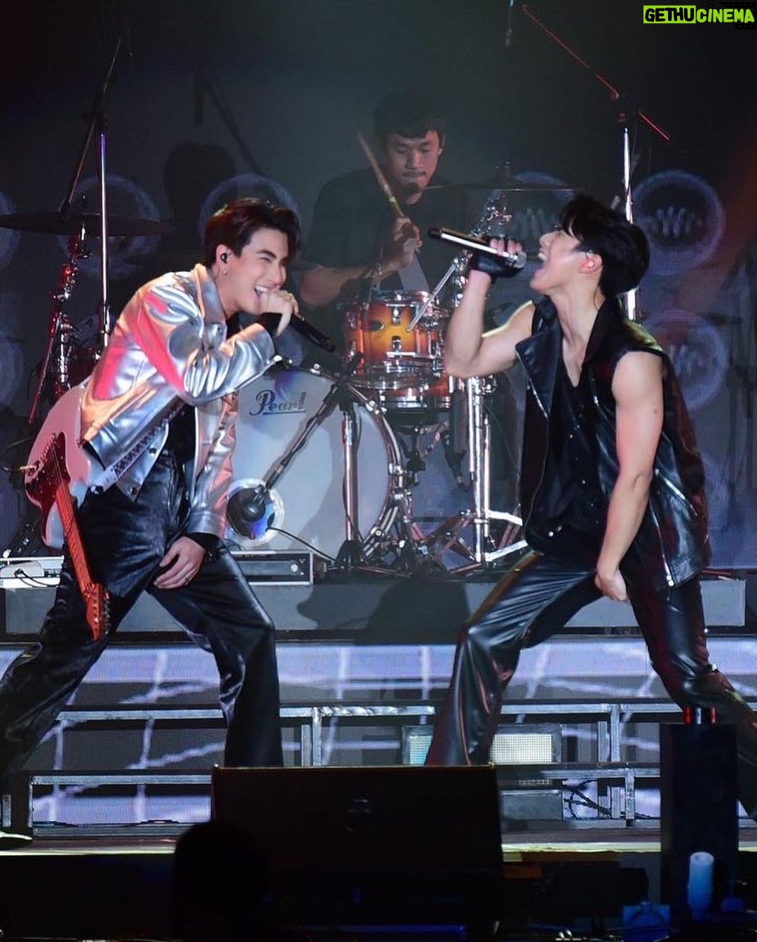 Pawat Chittsawangdee Instagram - HBD🎉 Grow old together Bro🖤🤘🏻