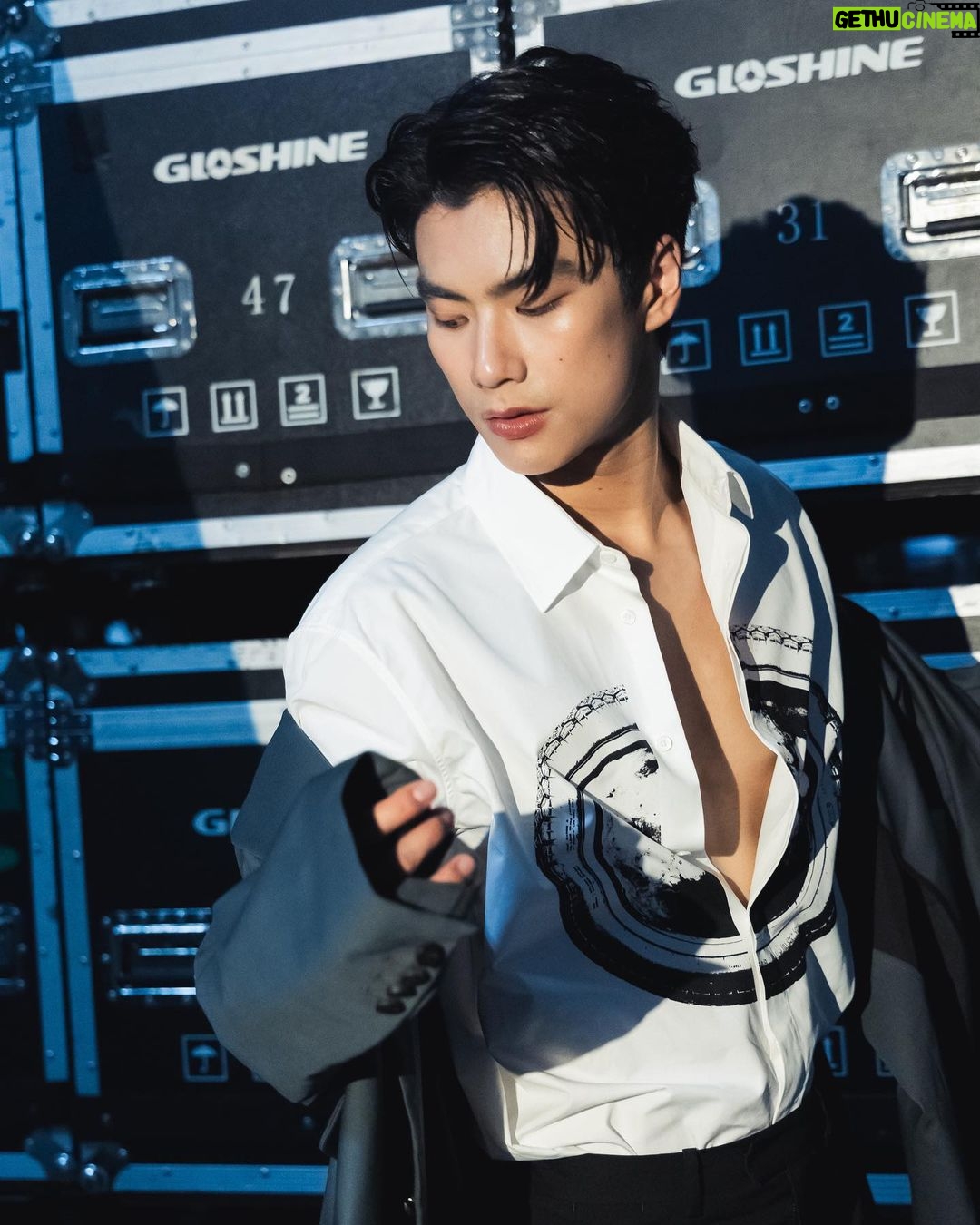 Pawat Chittsawangdee Instagram - 🕊️ #OffWhite #OffWhiteBangkok @off____white