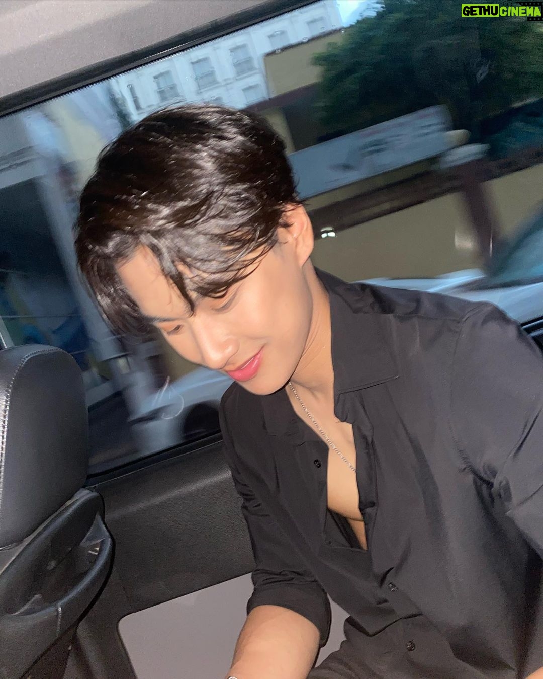 Pawat Chittsawangdee Instagram - 🦮