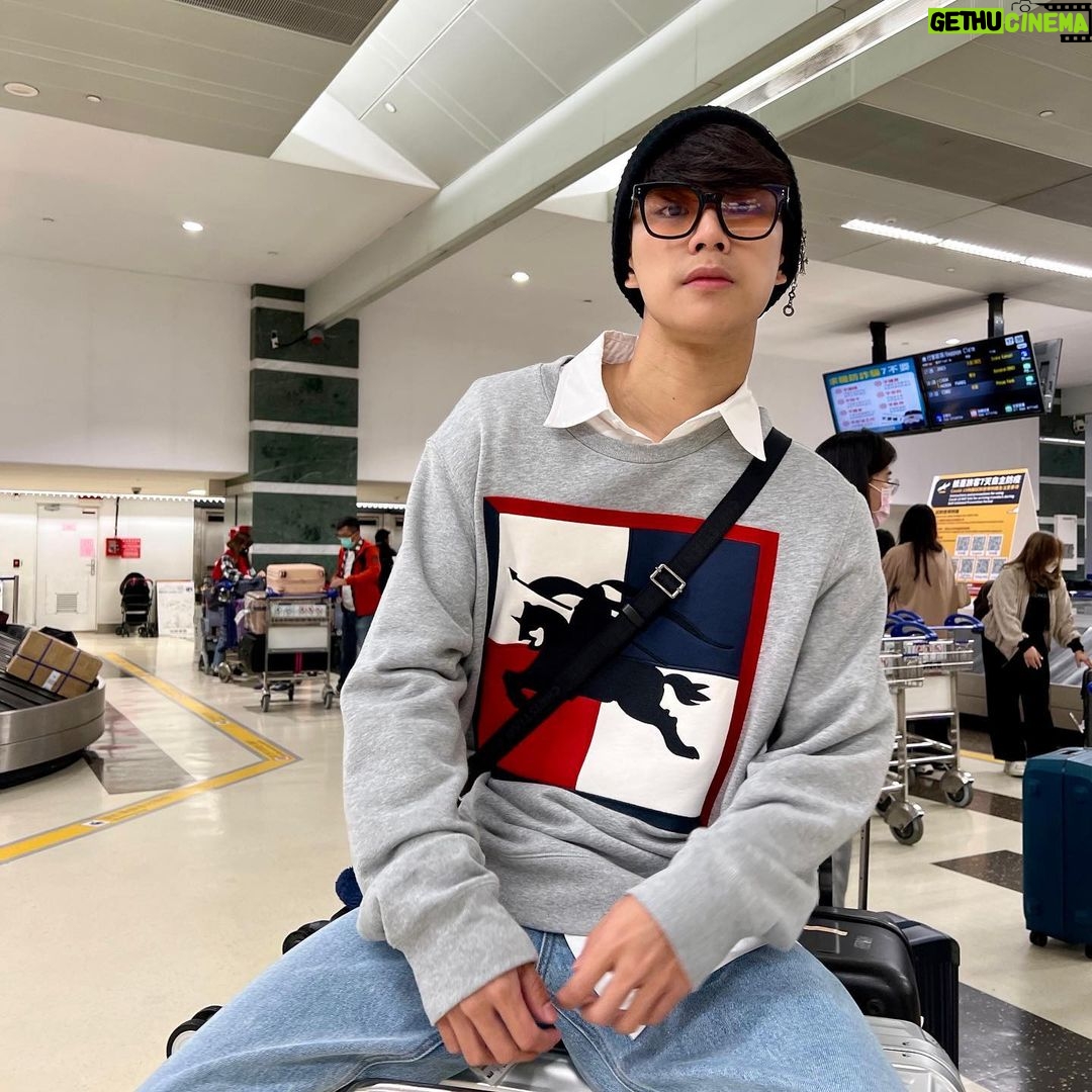 Pawat Chittsawangdee Instagram - π Taipei International Airport θΊεειθͺη©Ίη«