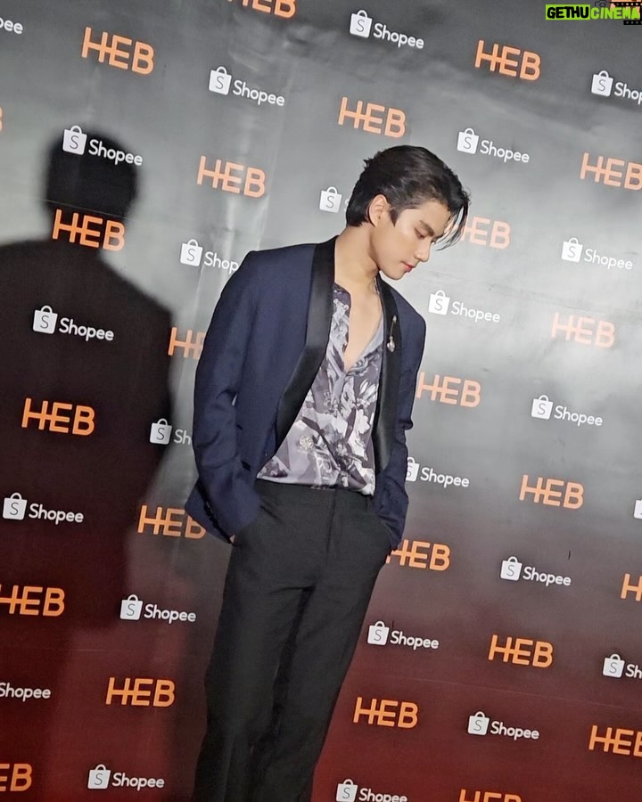 Pawat Chittsawangdee Instagram - Good night💫 @highendbrands.id