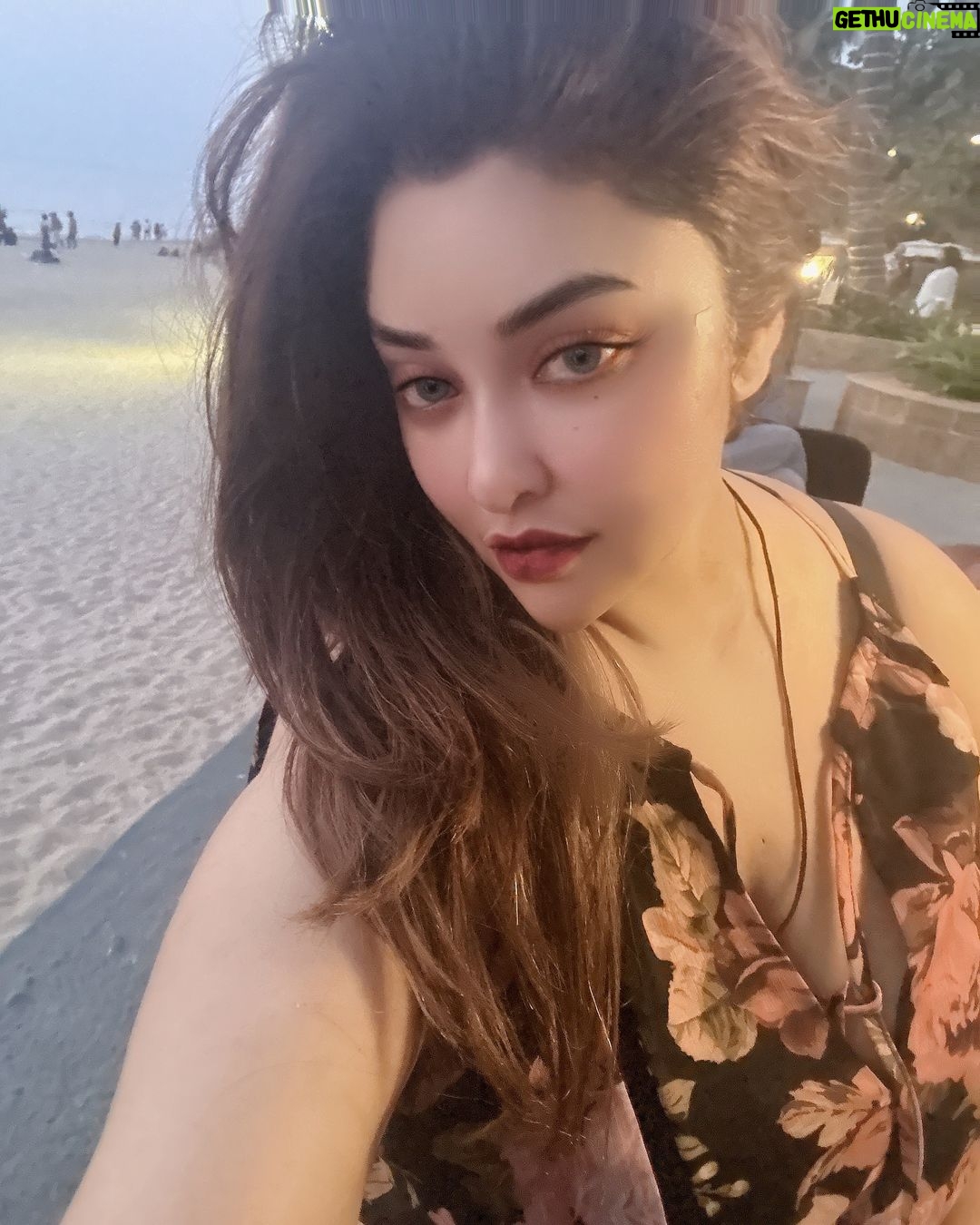 Payal Ghosh Instagram - 🖤🖤 #love Sun N Sand Hotel
