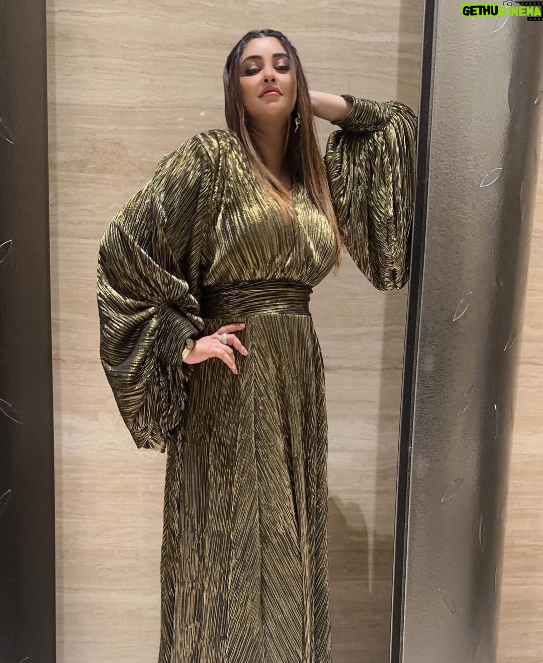 Payal Ghosh Instagram - Thank you @universal_india_awards for honouring me with the STYLE INFLUERCER OF THE YEAR AWARDS…. #love 🖤#payalghosh JW Marriott Mumbai Sahar