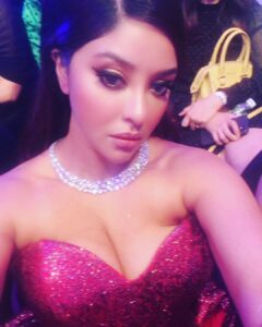 Payal Ghosh Instagram - “Love is not love Which alters when it alteration finds, Or bends with the remover to remove: O no! it is an ever-fixed mark That looks on tempests and is never shaken.” 🖤 #payalghosh