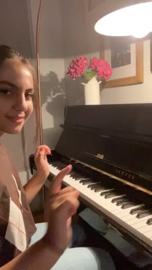 Payman Maadi Instagram - Amélie by @yanntiersen 
By Baran Maadi❤️

موسيقى فيلم اميلى ساخته يان تيرسن #daughter#hbd #piano