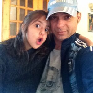 Payman Maadi Instagram - بارانم تولدت مبارك. چهارده سال قبل خداوند بهترين هديه زندگيم رو بهم داد. ازت بابت همه خوب بودن هايت ممنونم. با تو كه هستم خلاق ترم، پويا تر و پر جنب و جوش ترم،  با تو بامزه تر و مسخره ترم. ببار باران..... ببار #happybirthday #daughter#happy14