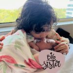 Pearle Maaney Instagram - It was Love at First Kick while baby was in the belly… 😋 and they met each other to exchange a kiss finally 💋 Big Sister Love ❤️ when Nila Met….. her little baby Sister.