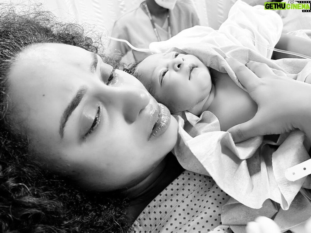 Pearle Maaney Instagram - After 9 long months… we finally met each other…. This is me holding her for the first time. Her soft skin and her little heartbeats will always be remembered as one of my most precious moments… happy tears were shed and today I am a proud mother of one more baby Girl. Srini told me all of you were sending us love prayers and wishes…. It’s fills my heart with happiness to know how much our little family is Loved ❤️ Thank You Everyone. 🧿 I Love You All…. And I Know our little one will be safe in your Blessings❤️