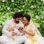 Pearle Maaney Instagram - Nitara’s Noolukettu 🥰🧿 . ✨ Click @sainu_whiteline @_whiteline_photography_ Decor @thegreindale MUA and Jewellery @sajithandsujith Styled by @sabarinathk_ Saree @kasavukada_1985 Nila wearing @sabarinathk_ Saree draping @drapewithkp