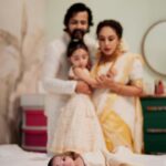Pearle Maaney Instagram – Little Nitara ✨🧿
.
✨
Click @sainu_whiteline @_whiteline_photography_ 
Decor @thegreindale 
MUA and Jewellery @sajithandsujith 
Styled by @sabarinathk_ 
Saree @kasavukada_1985 
Nila wearing @sabarinathk_ 
Saree draping @drapewithkp