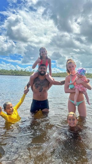 Pedro Scooby Instagram - E assim estou passando mais um ano de vida! E só tenho que agradecer a Deus por tudo! Só peço saúde e paz e que me afaste de todo o mal! Obrigado por todas mensagens de carinho! 🥰 Happy birthday to me 🤪