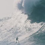 Pedro Scooby Instagram - @pedroscooby conhece as ondas Gigantes de Nazaré como poucos 🏄🏽‍♂️ Que nota você daria para essa sessão de ondas surfada durante o Gigantes de NAZARÉ?? 🔟 #gigantesdenazaré