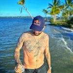 Pedro Scooby Instagram - Vivendo 🌴