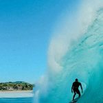 Pedro Scooby Instagram - Começando a temporada da Indonésia e eu já estou ansioso pro próximo swell! Narração e vídeo @bombomtojal