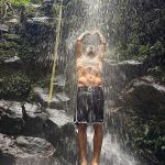 Pedro Scooby Instagram - Reenergizado! Final de semana cheio de energia e benção pra todos 🙏🏼 Cachoeira das Almas