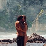 Pedro Scooby Instagram - Dia dos namorados é todo dia, que estamos juntos, que somos parceiros, que resolvermos viver uma história juntos, que escolhemos ter uma baby, que superamos as crises, que temos noites maravilhosas de amor e sexo, mas quando superamos a distância também! São tantos motivos bons que escolho todos os dias namorar com você! Te amo 🥰 feliz dia dos namorados! @cintiadicker