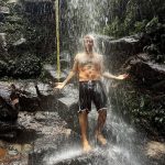 Pedro Scooby Instagram - Reenergizado! Final de semana cheio de energia e benção pra todos 🙏🏼 Cachoeira das Almas