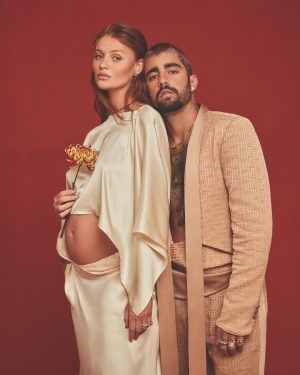 Pedro Scooby Instagram - Eu e elas 💜 @bazaarbr