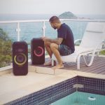 Pedro Scooby Instagram - E tem gente que fica espalhando ai que eu gosto de festa … vê se pode isso !!!!! Enfim pessoal, se vocês ouvirem algo sobre isso, ACREDITEM. É VERDADE !!!!! 🤣 E festa boa tem que ter som bom !!! Com as minhas XBOOM … ME ESQUECE !!!! A festa é em casa, no barco, na praia, na rua, na fazenda e em qualquer lugar que eu quiser !!! LG, obrigado por tornar meu sonho realidade !!!! #LifeisGood #CaixadeSom #LGXBOOMGo #Ad @lgbrasil