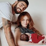 Pedro Scooby Instagram - Chegou o grande dia! Nossa princesa guerreira Aurora está em casa! Sem palavras para agradecer toda a equipe da @qualicorp ❤️ nunca na vida vamos esquecer o que vocês fizeram por nós! Aos médicos: Dr Jofre, Gilmar que a operou, Flavia nossa anestesista e fotógrafa ( que deixou tudo mais leve na hora do parto 🎶), Vivi, nossa obstetra que acompanhou tudo desde o começo e toda a equipe da Perinatal Laranjeiras! Nossa gratidão eterna a vocês! 🙏🏼 Aos meus amigos e familiares que fizeram de tudo para tornar esse momento o mais leve possível! E claro, todas as orações e boas energias enviadas nesse momento por todos, que foi muito difícil, mas conseguimos ser fortes e seguir em frente. Bem vinda Aurora! ❤️