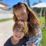 Pedro Scooby Instagram - Falar o que dessa mulher?? Parceira, mãezona, gata, divertida… Poderia ficar até amanhã colocando adjetivos e mesmo assim não conseguiria explicar o quando você é especial! Mais um ano de vida e eu só te desejo saúde e paz, que o resto damos um jeito! Te amo 💜 @cintiadicker