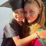 Pedro Scooby Instagram - Falar o que dessa mulher?? Parceira, mãezona, gata, divertida… Poderia ficar até amanhã colocando adjetivos e mesmo assim não conseguiria explicar o quando você é especial! Mais um ano de vida e eu só te desejo saúde e paz, que o resto damos um jeito! Te amo 💜 @cintiadicker