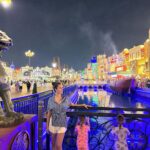 Pelin Akil Instagram – #işbirliği Benim için bu tatilin özeti Lina ve Alin’i dünyanın farklı yerlerinde, farklı mevsimlerin yaşanabildiğine ikna etmek oldu :)
24 saatte onaylanan online vizenin cazibesine kapıldık ve yaz mevsimini biraz daha uzun yaşamak için merak ettiğimiz Dubai’ye seyahat ettik. Burası gerçekten özenle tasarlanmış bir turizm bölgesi. 4 gün boyunca hepimiz “Aaaa!” nidalarıyla gezdik. Çocuklarla seyahatin zor olduğu düşünülebilir ama iyi ki birlikte geldik diye düşündüğüm çok fazla an oldu. Aslında burada herkese göre tasarlanmış mükemmel deneyim seçenekleri var.
Bir fırsat olduğunda, bir vize başvurusu yapmanızı tavsiye edebilirim :)
@visit.dubai