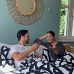 Pelin Akil Instagram - Gerçekten merak ediyorum birbirinizin telefon şifrelerini bilir misiniz?