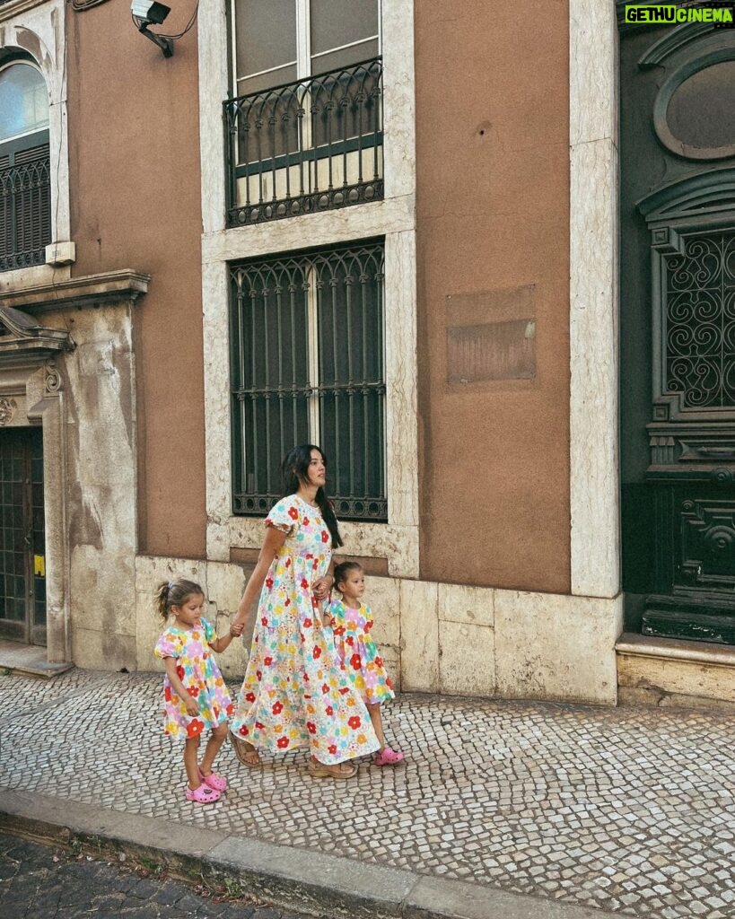 Pelin Akil Instagram - 🪂 Lisbon, Portugal