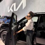 Pelin Akil Instagram - Kia ile geçtiğimiz günlerde Madrid’de çok keyifli bir etkinlikteydik. Etkinliğin atmosferi ve Kia'nın yeni modeli EV9'un Nadal'a teslim edildiği ana tanık olmak heyecanlıydı. Bu özel anları sizinle de paylaşmak istedim. ❤️ #işbirliği @kia.worldwide @kiaturkiye #Kia #MovementThatInspires #KiaEV9 #TheIcon