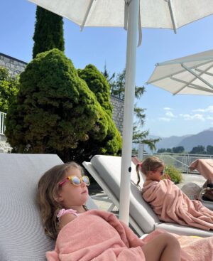 Pelin Akil Instagram - #switzerland dump serisinin ilki😎

🏨 @burgenstockresort 🫶🔥 #ad