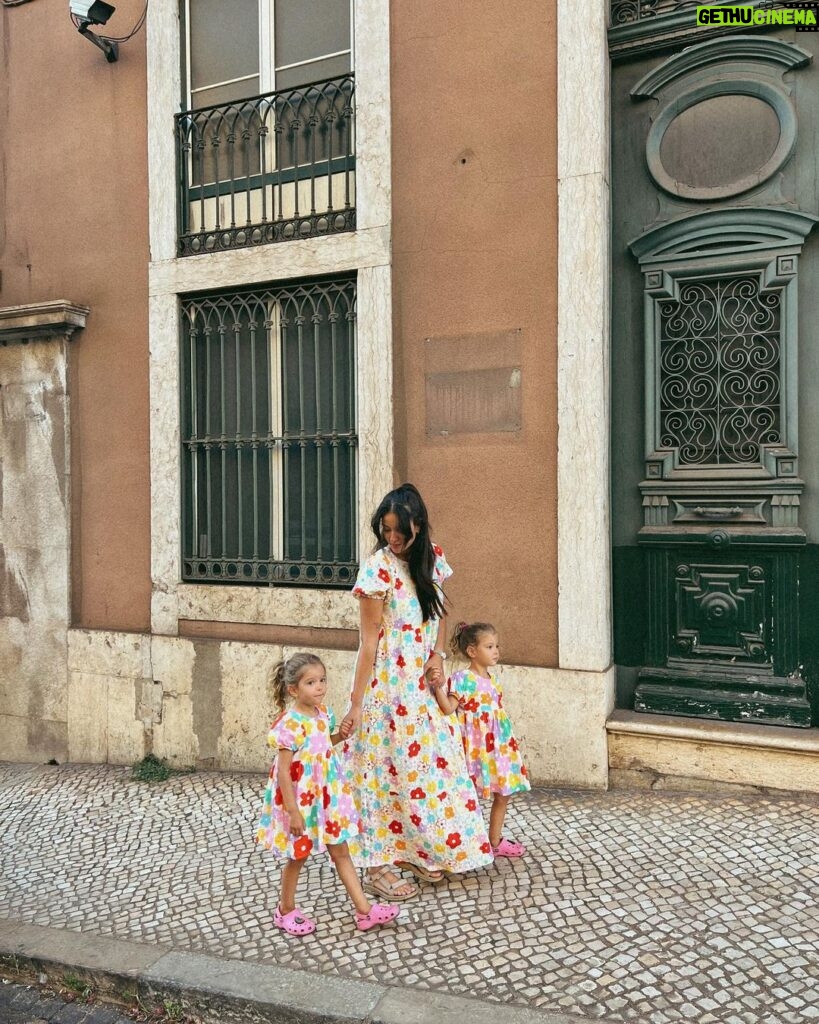 Pelin Akil Instagram - 🪂 Lisbon, Portugal