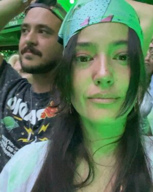 Pelin Akil Instagram - #coldplayamsterdam2023 
Like layanların evinin cebinin bereketi artsın inşallah 😂
Styling; @parlaquestyling 😍
