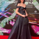 Pelin Akil Instagram – Dün harika bi geceydi, beni dün gece Elle Award’s a hazırlayan beni benden daha çok düşünen tüm arkadaşlarım hepinizi çok seviyorum. 

Uzun eteğim nasıl da birdenbire party kıyafetine dönüştü bknz son fotoğrafa 😉❤️