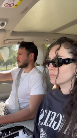 Pelin Akil Instagram - Bi önceki video da bayram videosuydu aslında…  İyi mi bayramlar? 🤣