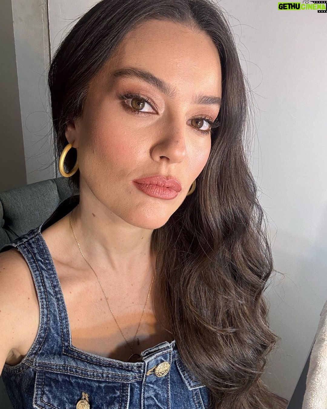 Pelin Akil Instagram - Bir @selen_karabulut makyajıdır efendim , sevgiler ✨✨✨✨