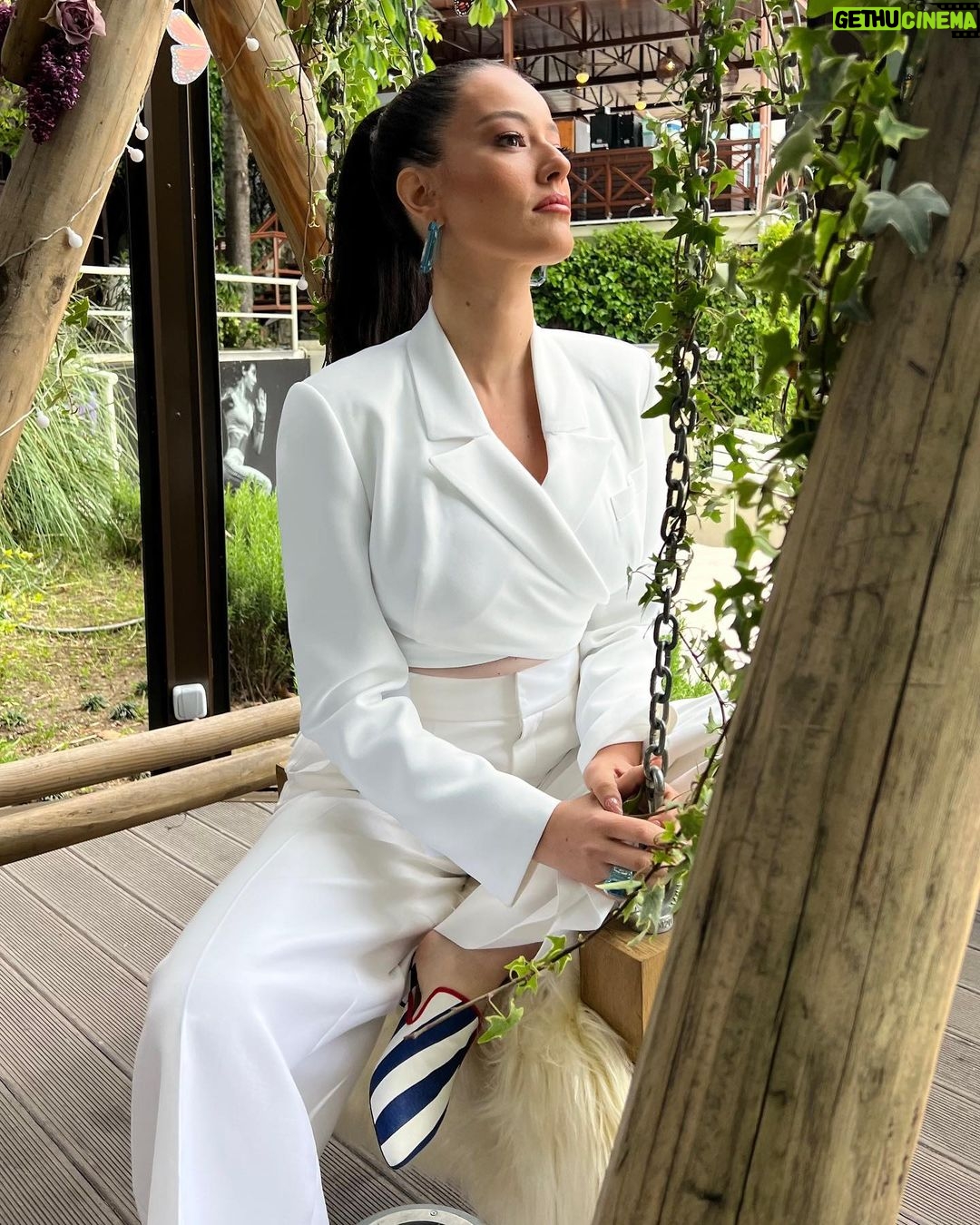 Pelin Akil Instagram - Dünden… Işıl Işıl parladığımız bir gün… ✨
