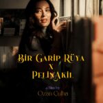 Pelin Akil Instagram - Bir Garip Rüya x PELİN AKİL Bu mükemmel ekiple biz çok harika bi çekim yaptık, fotoğraflar yolda 😍 a film by @_ozanculha Styling: @iremgerzz Styling assistant: @selinhanliogluu Make-up: @berinerengucmua Hair: @gorkemgurer Sfx: mahmedmrc Backstage: @goksutaymaz Assistant: @emre.ozd_ Location: @tuhafier Big thanks @ladesvintage #reklam yazmak zorunlu ama reklam veya işbirliği değil biz çok eğlendik 🤍