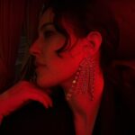 Pelin Akil Instagram - @zeynsoylu sen dün beni en deli çağlarıma götürdün ya nereye davet etsen gelirim , uzun zamandır ama cidden uzun zamandır bu kadar dans ettiğimi eğlendiğimi hatırlamıyorum🤍
