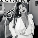 Pelin Karahan Instagram - 👄🤍💄 Makeup… @selen_karabulut @furkarakol @no3hairmakeupstudio #reklam
