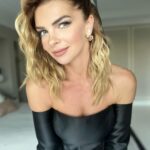 Pelin Karahan Instagram - 🖤 bir seri… @hairbyhamza1 @kaansayar1 @themostkuafor #reklam