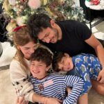 Pelin Karahan Instagram - 🥳🫶🏻🎄👨‍👩‍👦‍👦