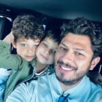 Pelin Karahan Instagram - Evlatlarına gözü gibi bakan arslan babalarımız… iyiki varsınız🙏🏻❤️👨🏻babalar gününüz kutlu olsun🎈 ve tabii yeri geldiğinde evlatlarına hem anne hem baba olan canım anneler💫 sizin de hakkınız ödenmez🙏🏻 🧿🧿🧿